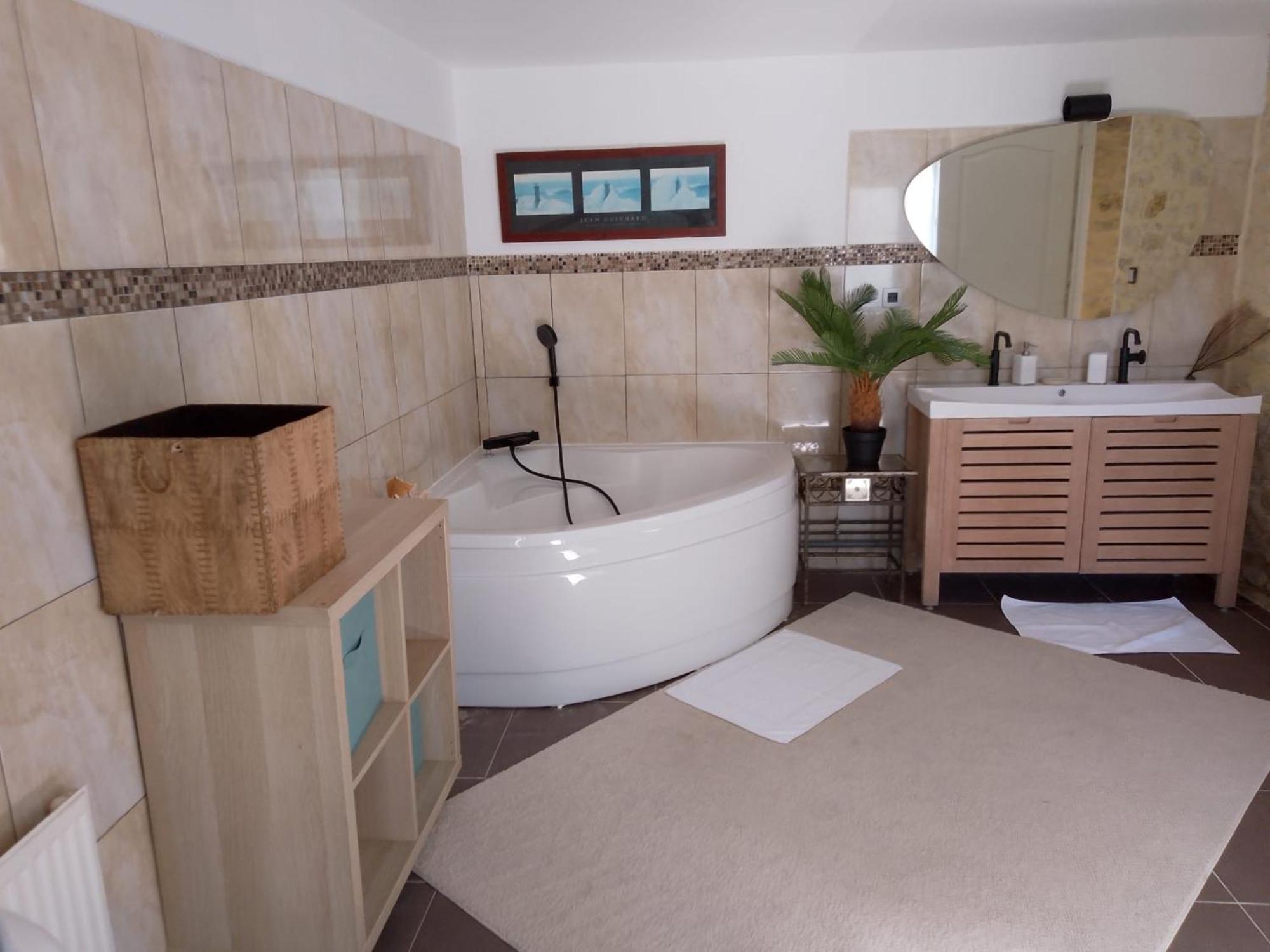 Demeure En Pierre Avec Piscine Privee Villa Etauliers ภายนอก รูปภาพ